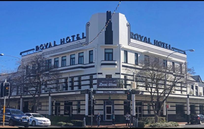 Royal Hotel 오렌지 외부 사진